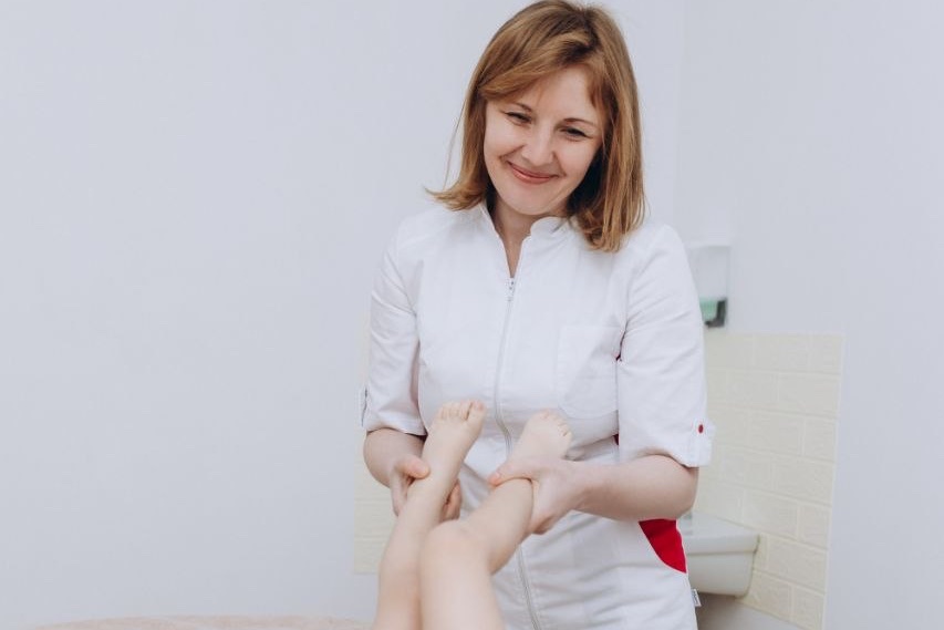 Дитячий реабілітаційний масаж